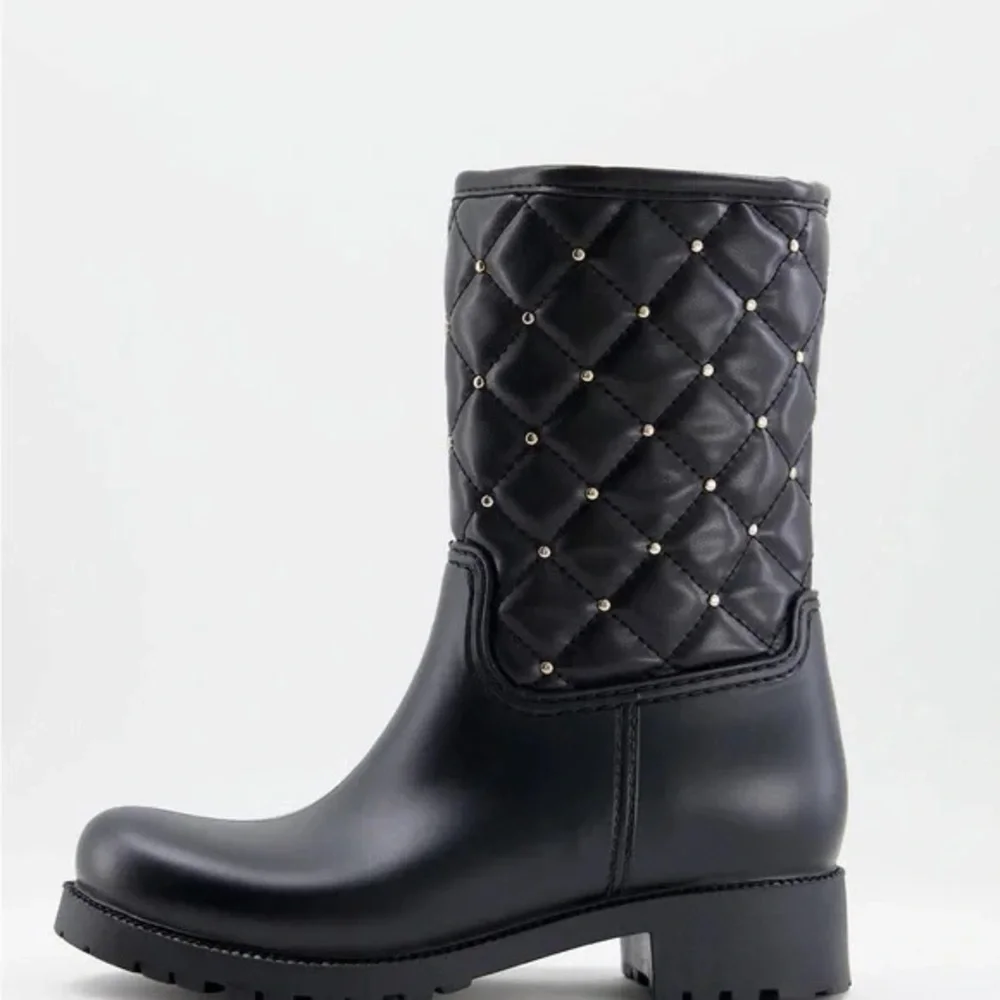 Asos | Design Gala Quilt Pattern Rain Boots Black Various Sizes Available.